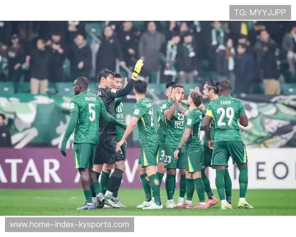 北京国安底线救球成功，二次进攻差点打穿防线