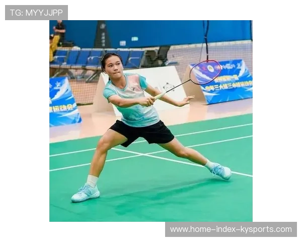 羽毛球小将深夜独练被拍，隔日连胜震惊教练组